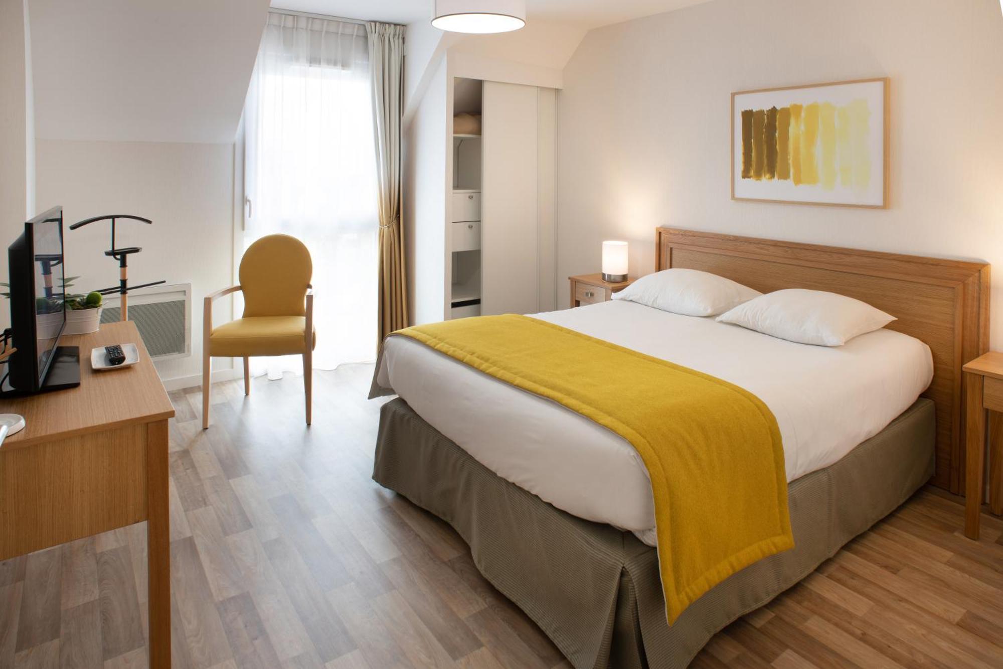 Domitys L'Oustaou Aparthotel Saint-Martin-de-Crau Exterior photo